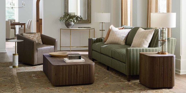Classic Sofa image number 1